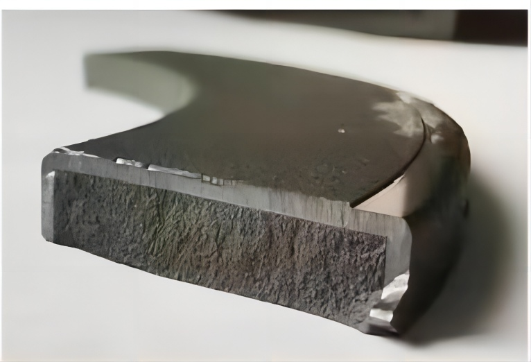 ఫ్యాబ్ దిగుబడిని పెంచడం: CVD సాలిడ్ SiC ఎందుకు క్రిటికల్ ఛాంబర్ భాగాలకు అంతిమ ఎంపిక